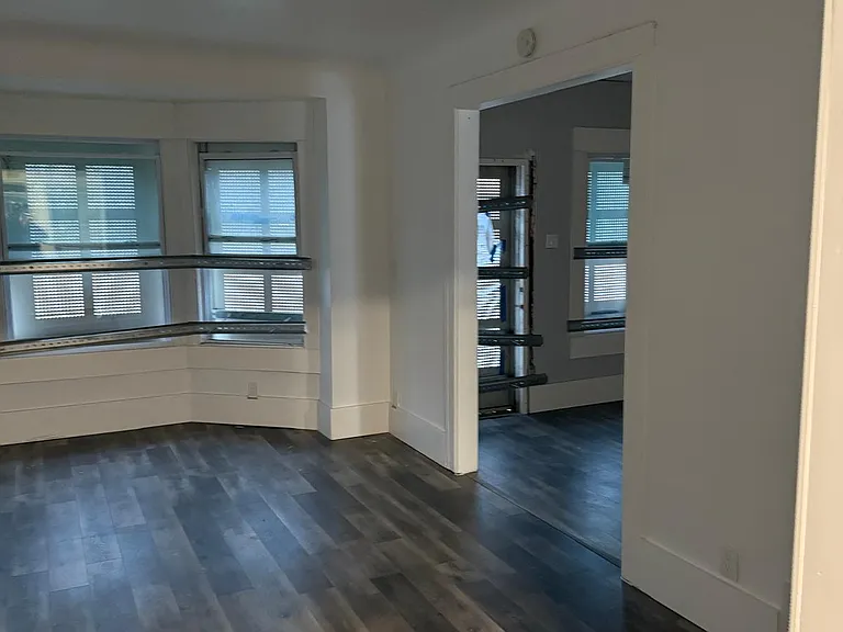 600 Gladstone St #3 — Photo 4