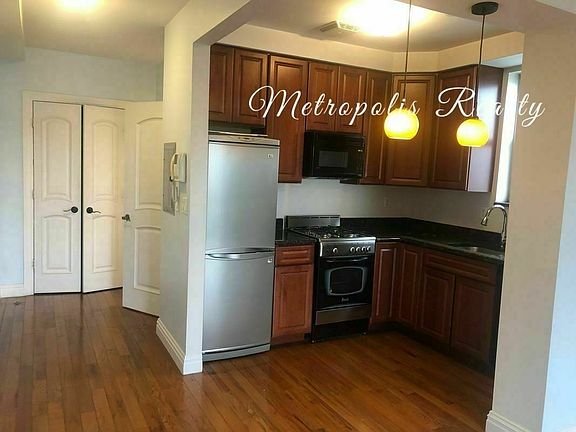 3rd image of 25-25 Newtown Ave #8B