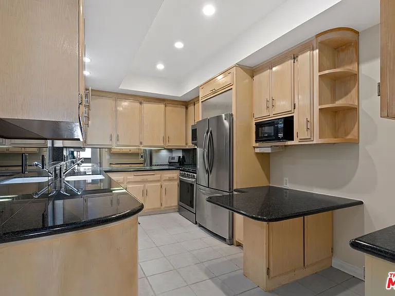 1830 Westholme Ave #101 — Photo 10