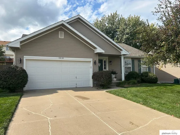 5818 S 158th St, Omaha, NE 68135