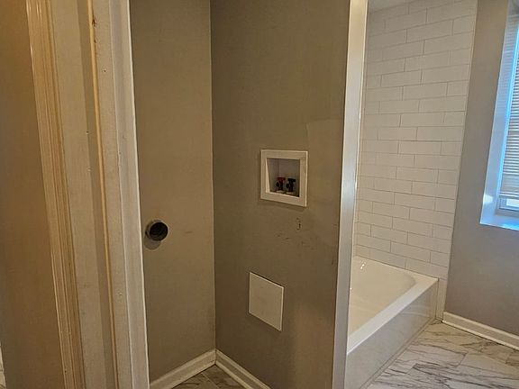 5th image of 6427 N 13th St #3