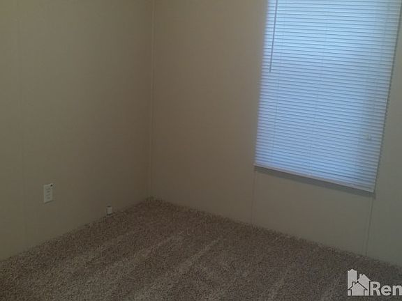 5th image of 181 Lucy Ln