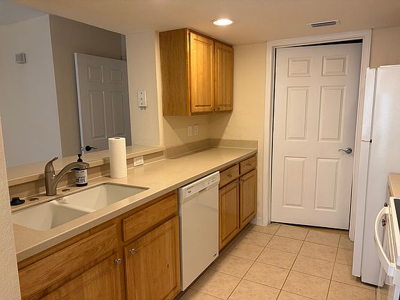 3rd image of 10075 Gate Pkwy N APT 307