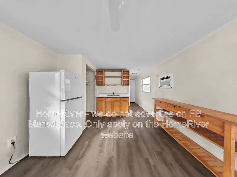 Studio, 1.0 bath, 350 sqft, $1,100 — Photo 3