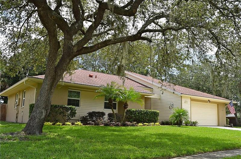 1st image of 305 Shadow Oak Dr