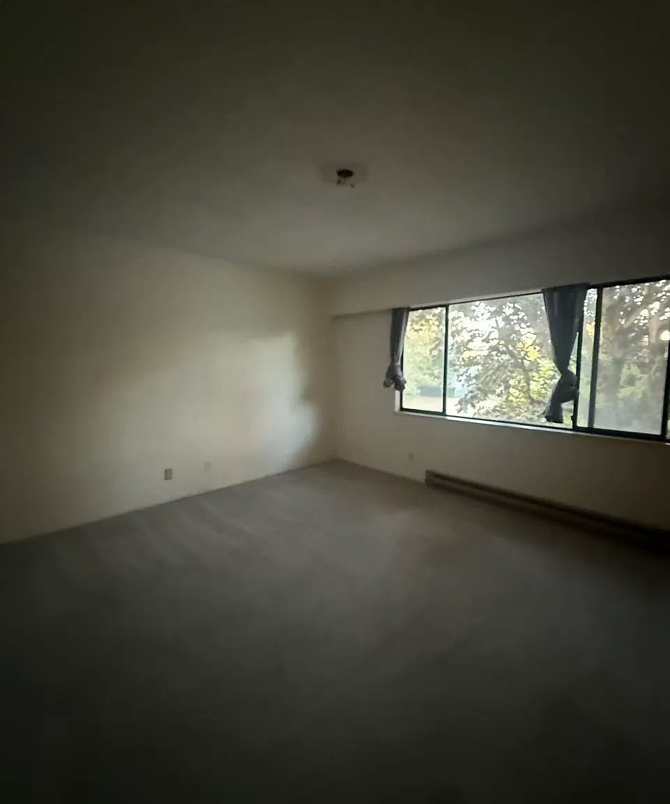 4 bed, 2.5 bath, 2450 sqft, $4,700 — Photo 1