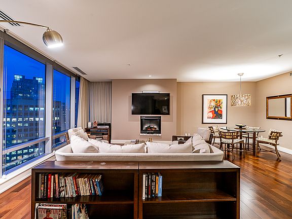 3rd image of 1111 Alberni St #2409