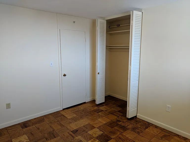 101 Monmouth St #902 — Photo 5