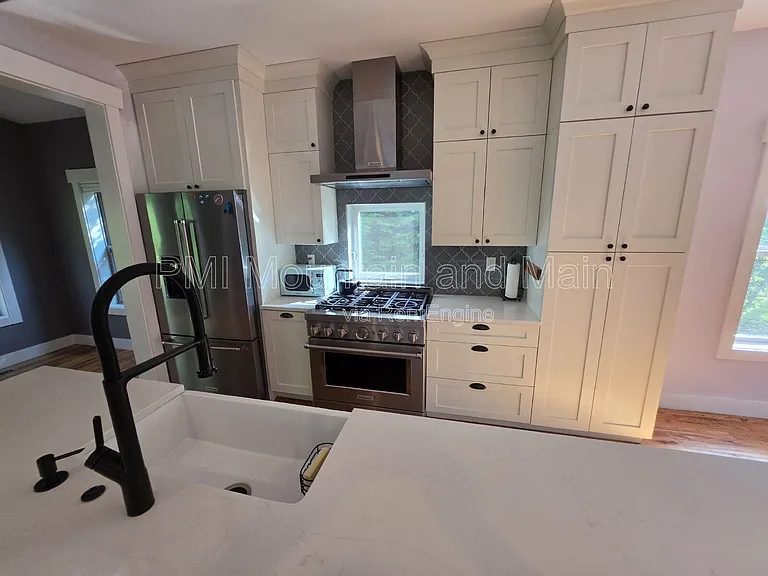 156 Bradley St — Photo 11