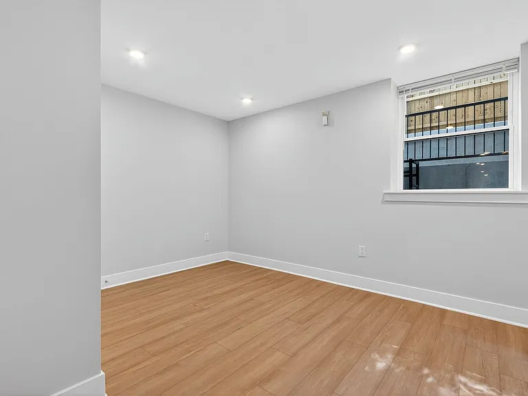 822 N 40th St — Photo 10