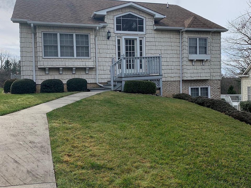1st image of 63 Mitchell River Ct