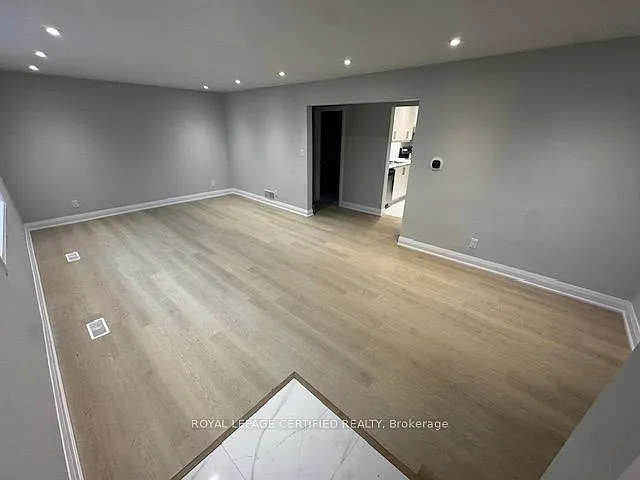 Building Photo - 16 Almond Ave