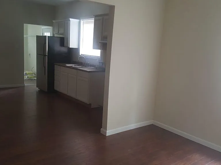 1502 Franklin Ave — Photo 2
