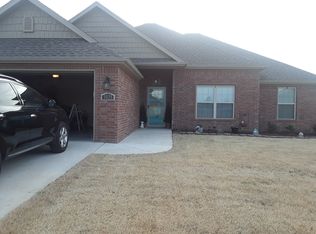 1035 Buck Dr, Pea Ridge, AR 72751