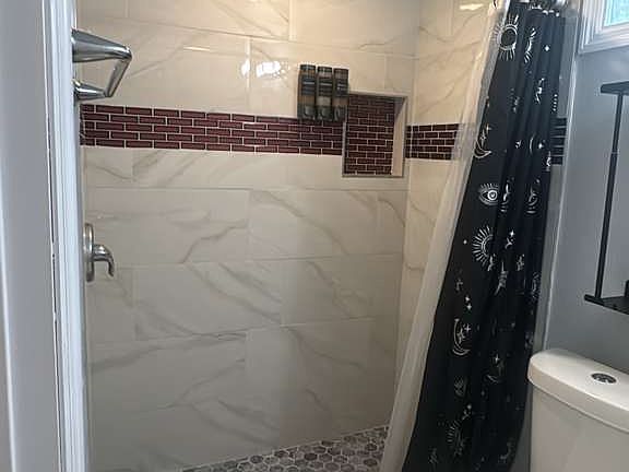 5th image of 1553 Long Pond Dr #1