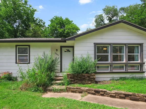 2300 W Holly St, Fayetteville, AR 72703