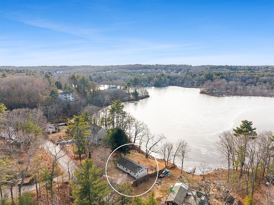 1st image of 40 Lakeshore Dr