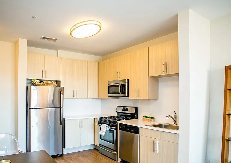 Bedford Hall Apartments — Photo 7