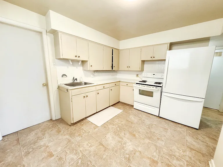 4728 Stanley Rd SW #3 — Photo 4