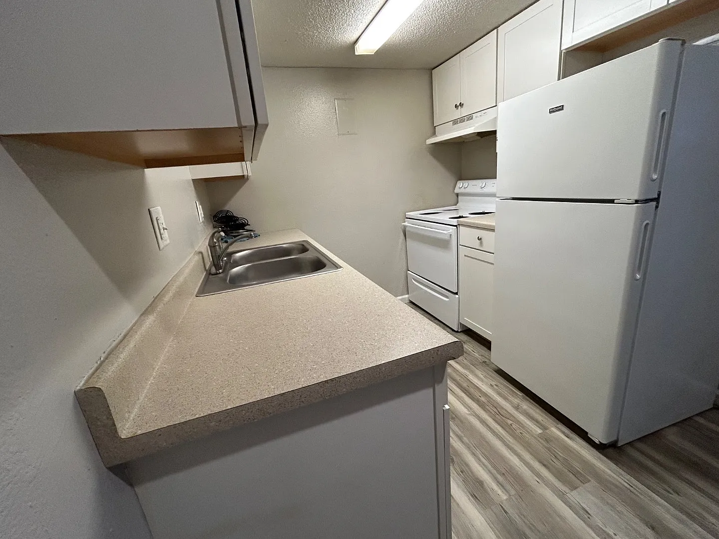 205 W Allen St - 117 — Photo 3