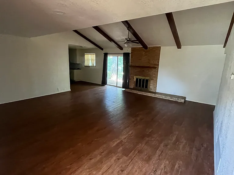 705 Michael Ln — Photo 10