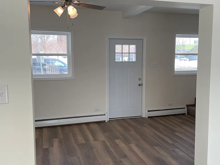 128 Main St — Photo 3