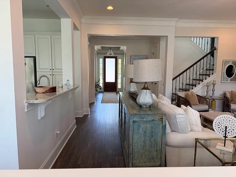 1542 Banning St — Photo 12