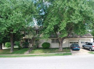 6901 Brookside Rd, Kansas City, MO 64113