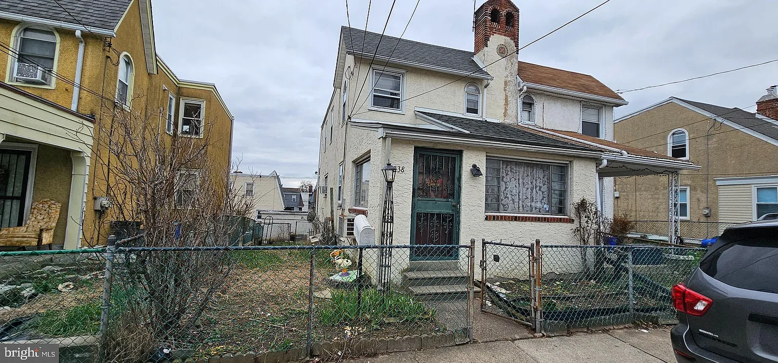238 Heather Rd photo 1