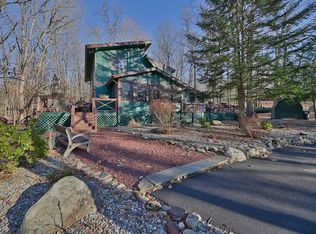 106 Black Birch Ln, Canadensis, PA 18325