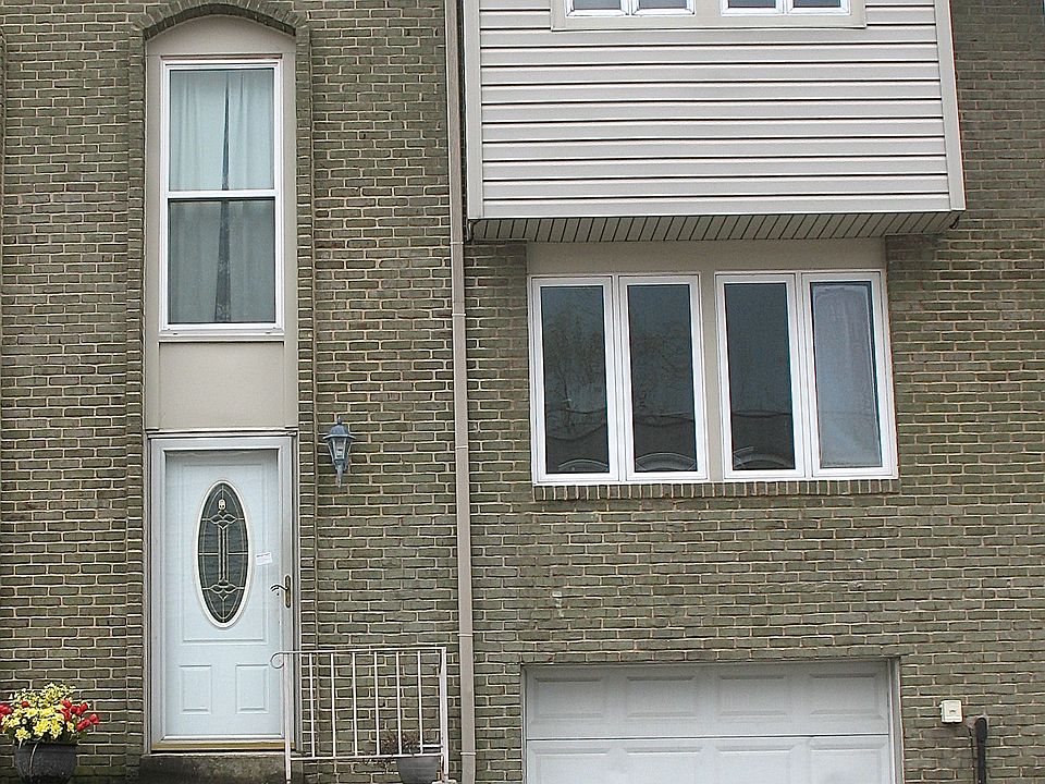 1st image of 402 Cortland Dr E