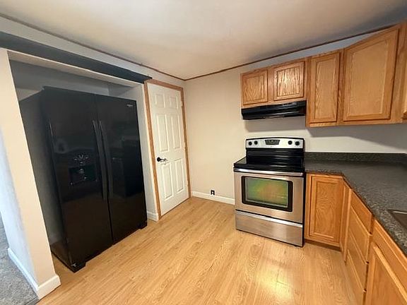 5th image of 824 12th St N