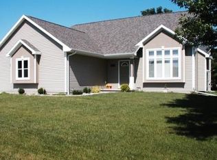 1004 Pendleton Dr, Neenah, WI 54956