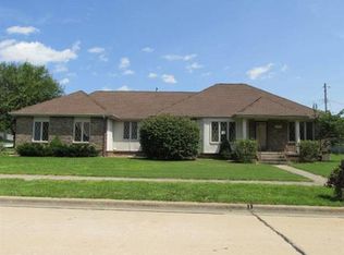 2308 S Hilton Ave, Springfield, MO 65807