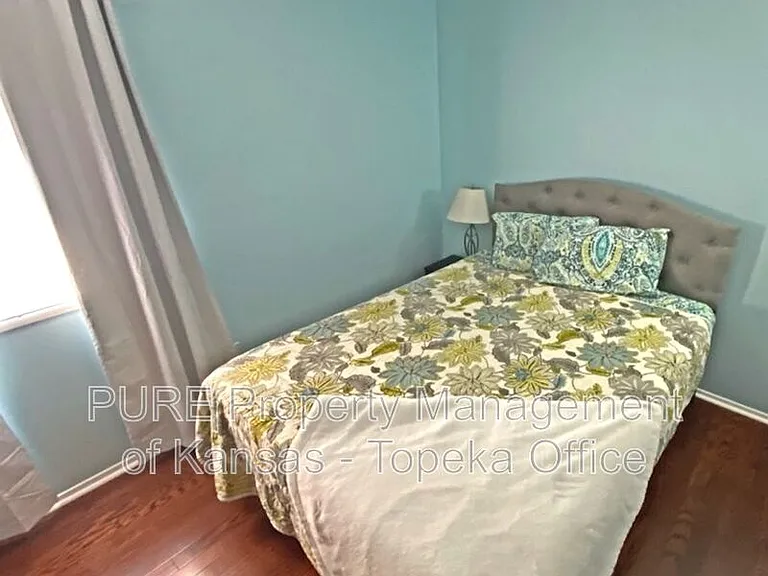 10903 Gillette St — Photo 15