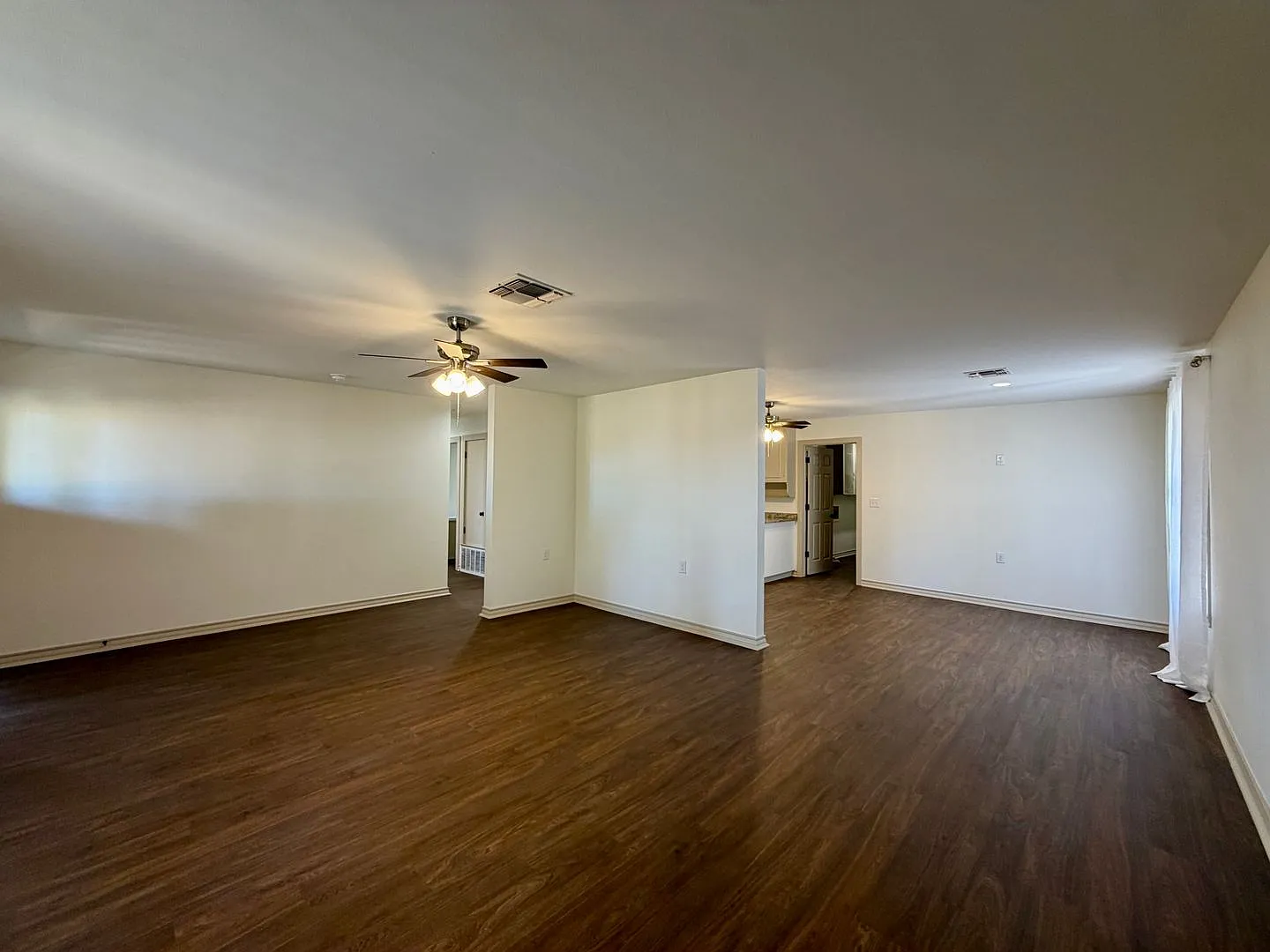 3BR / 2BA Fully Updated House in China Spring — Photo 3