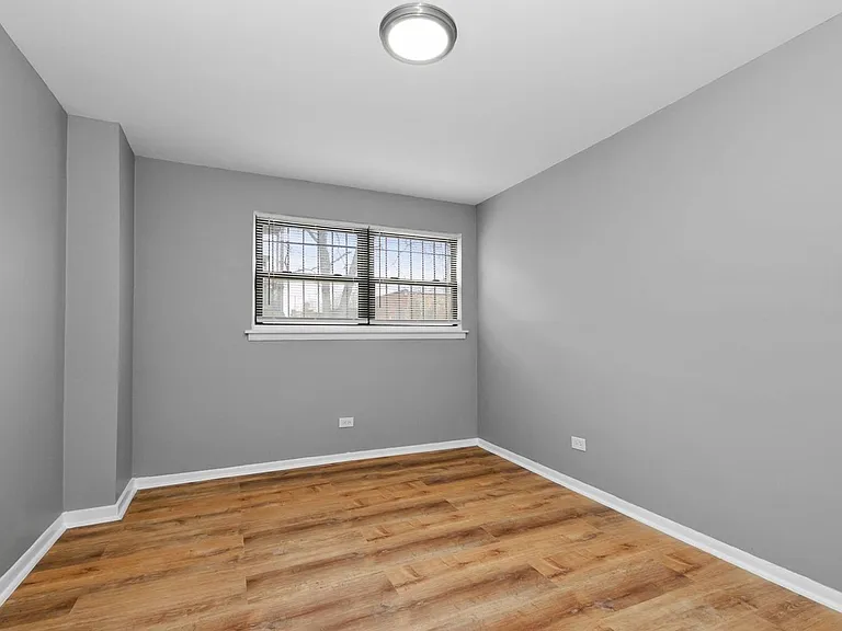 7900 S. Paxton Ave. — Photo 17