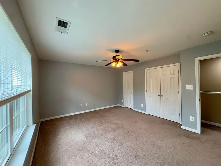 130 Mohegan Dr #B — Photo 26