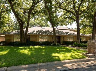805 Crowley Rd, Arlington, TX 76012