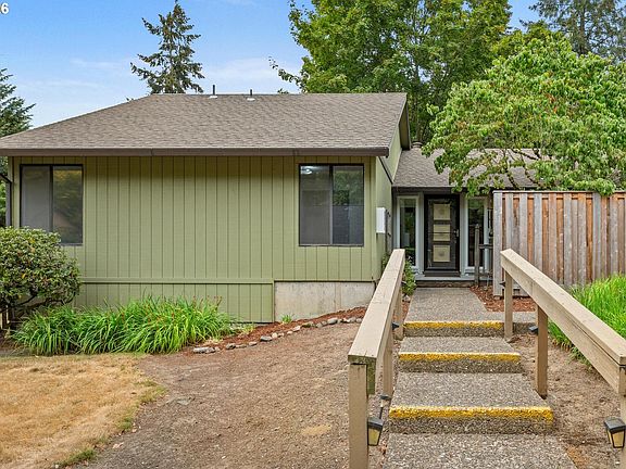 3rd image of 9070 SW 130th Ave