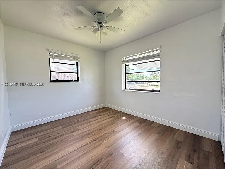 1740 SW 47th Ave — Photo 7
