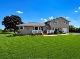 24261 Degeest Rd, Chatham Kent, ON N7M 5J2