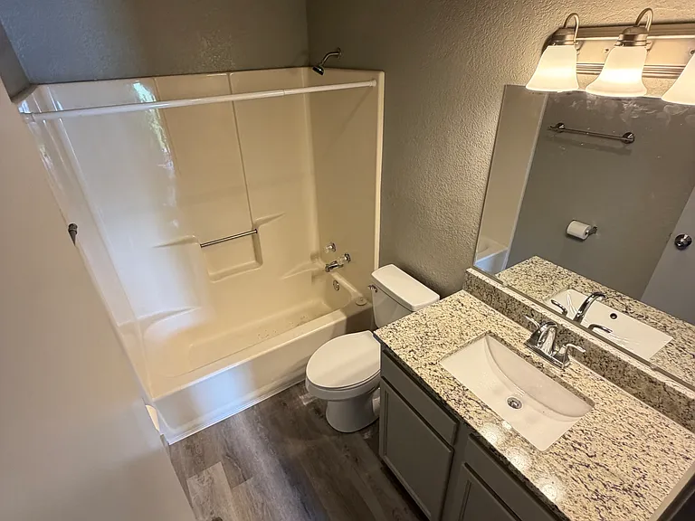 5001 Flamingo Rd — Photo 8