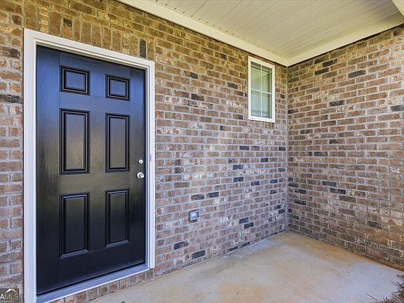 4th image of 455 Pearson Cir