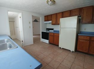 3042 Samples Rd, Louisville, TN 37777