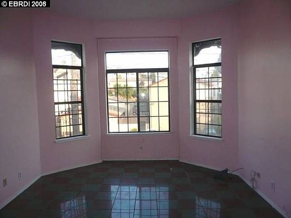 living room-no longer pin