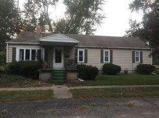 1007 N Market St, Winamac, IN 46996