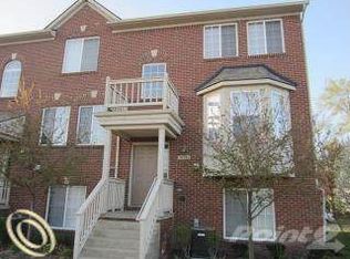 35393 Forest St #13, Wayne, MI 48184