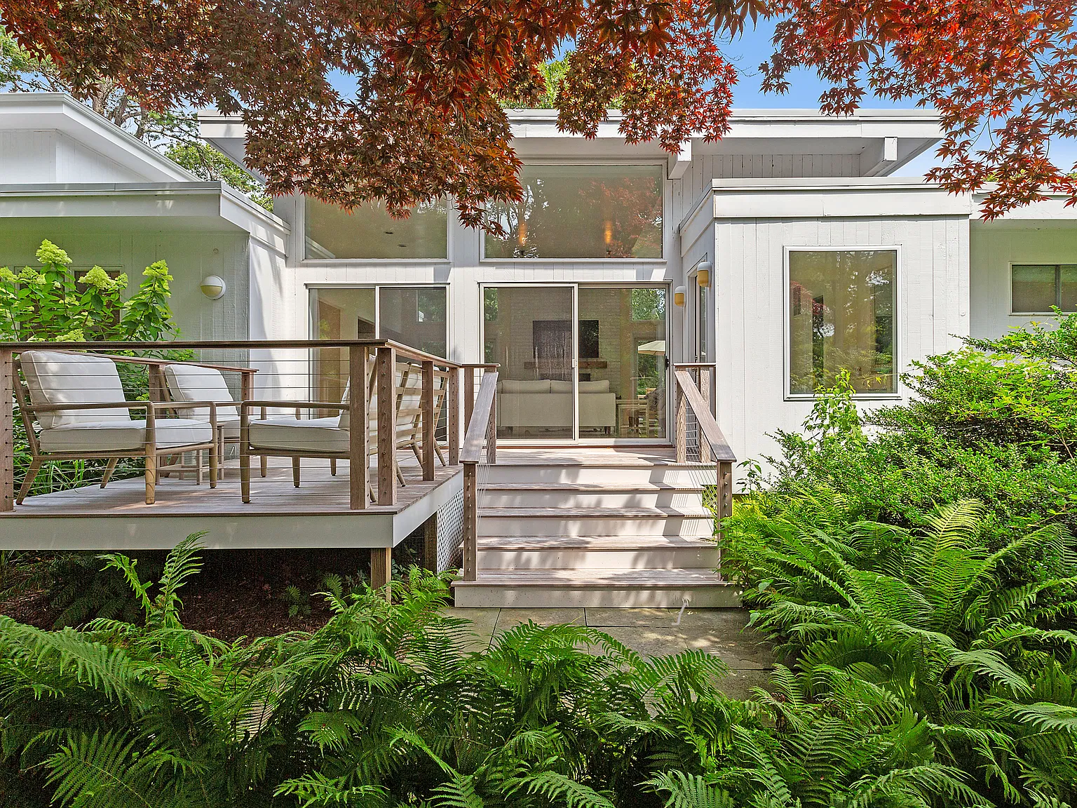 East Hampton Village — Photo 2