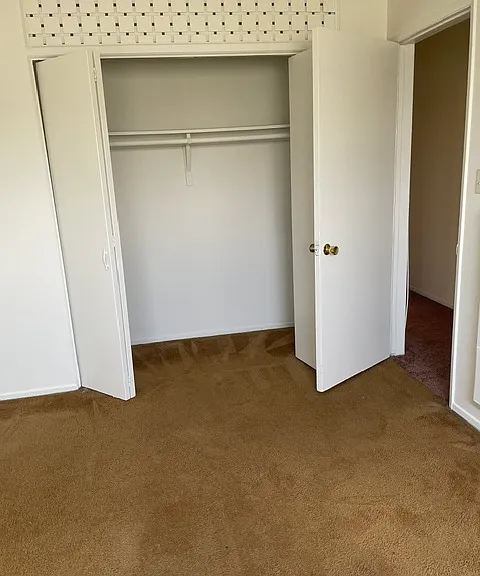 4246 Lockwood Ave — Photo 6